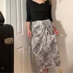 Nine West black and white speckled faux wrap skirt (size small)